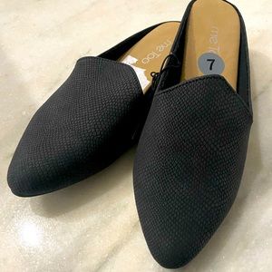 Size 7 Woman’s shoe NWT